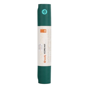 656jg_yoga_meditation_pilates_naturkautschuk_yogamatte_ecopro_jungle_green_banderole_stehend.jpg