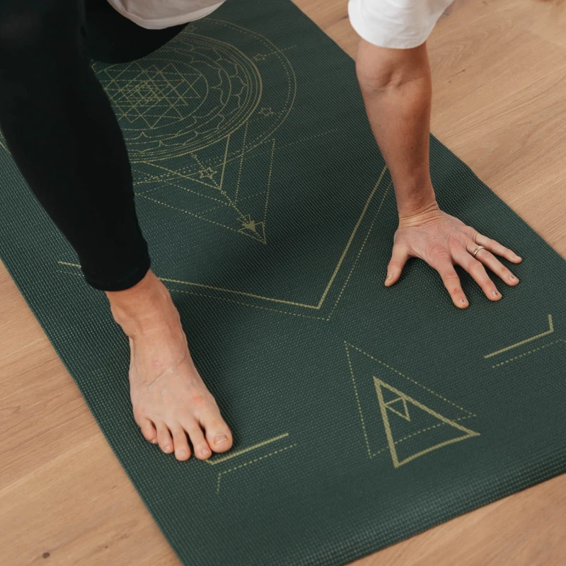 896bfyg_leela_mat_yantralign_bodhi_yogamatte_blau_anwendung_2.jpg