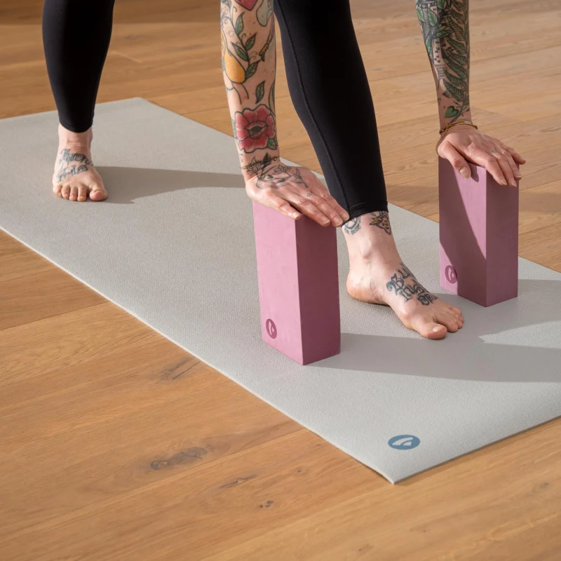 930lf-bodhi-yoga-yogaklotz-asana-brick-anwendung-1.jpg