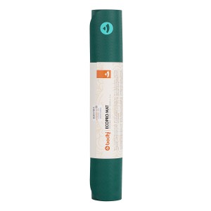 656jg_yoga_meditation_pilates_naturkautschuk_yogamatte_ecopro_jungle_green_banderole_stehend.jpg