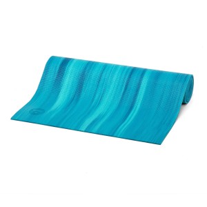 940ba_yoga_meditation_pilates_yogamatte_ganges_blau_aqua_halb_gerollt.jpg