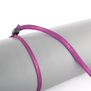 945lr_yoga_bodhi_yogamatten_trageband_lila_close_up.jpg