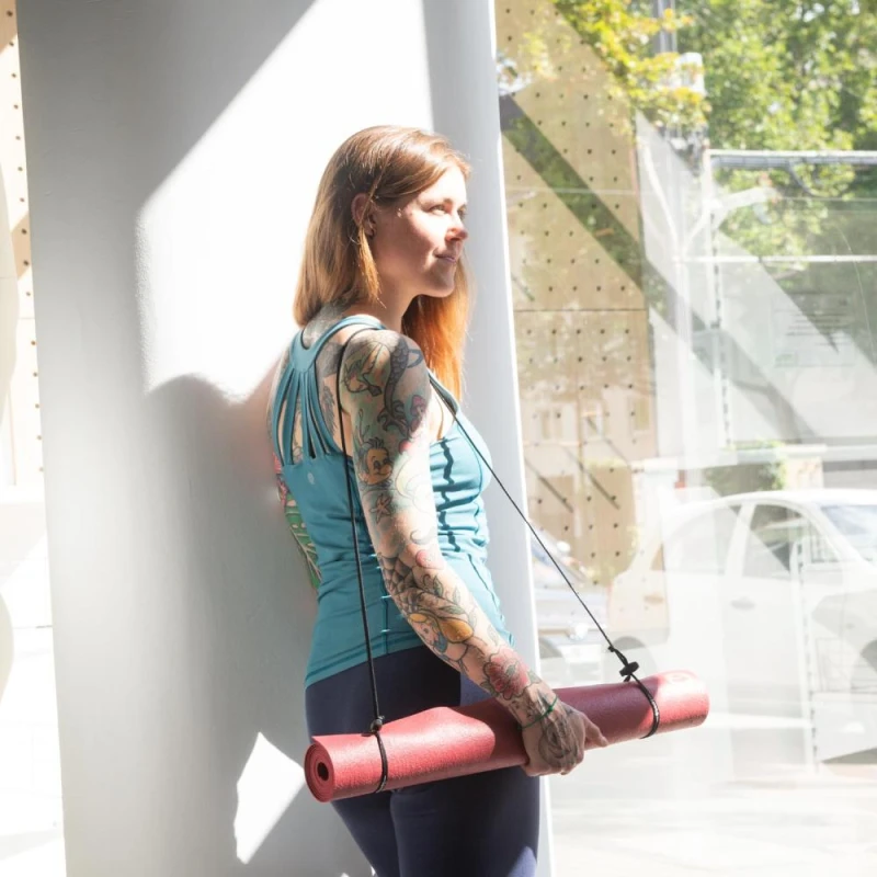 945x-yogamatten-trageband-verstellbar-anwendung-4.jpg
