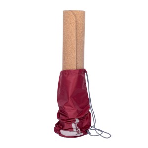 919svg_easy_bag_yogamattentasche_bodhi_dunkelrot_halb.jpg