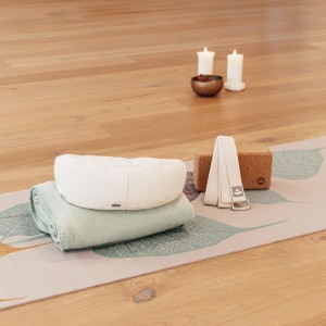 896l3c_yoga_matte_leela_leaves_bodhi_silver_cloud_mood_3.jpeg