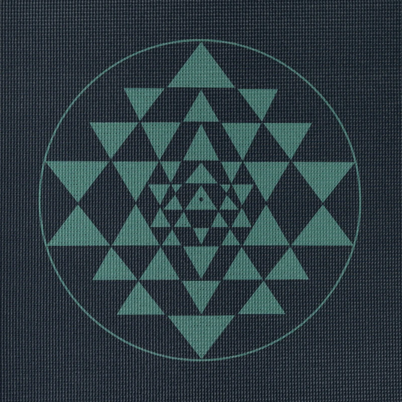896by_leela_collection_yogamatte_bodhi_dunkelblau_muster.jpg