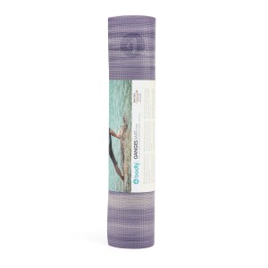 940pb_yoga_meditation_pilates_yogamatte_ganges_blaubeer_vanille_stehend.jpg