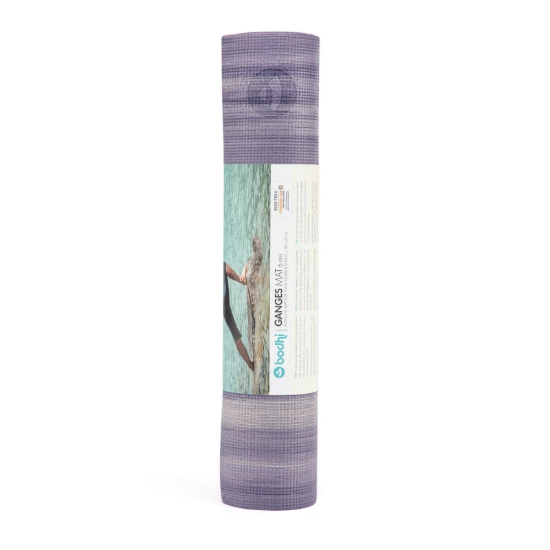 940pb_yoga_meditation_pilates_yogamatte_ganges_blaubeer_vanille_stehend.jpg